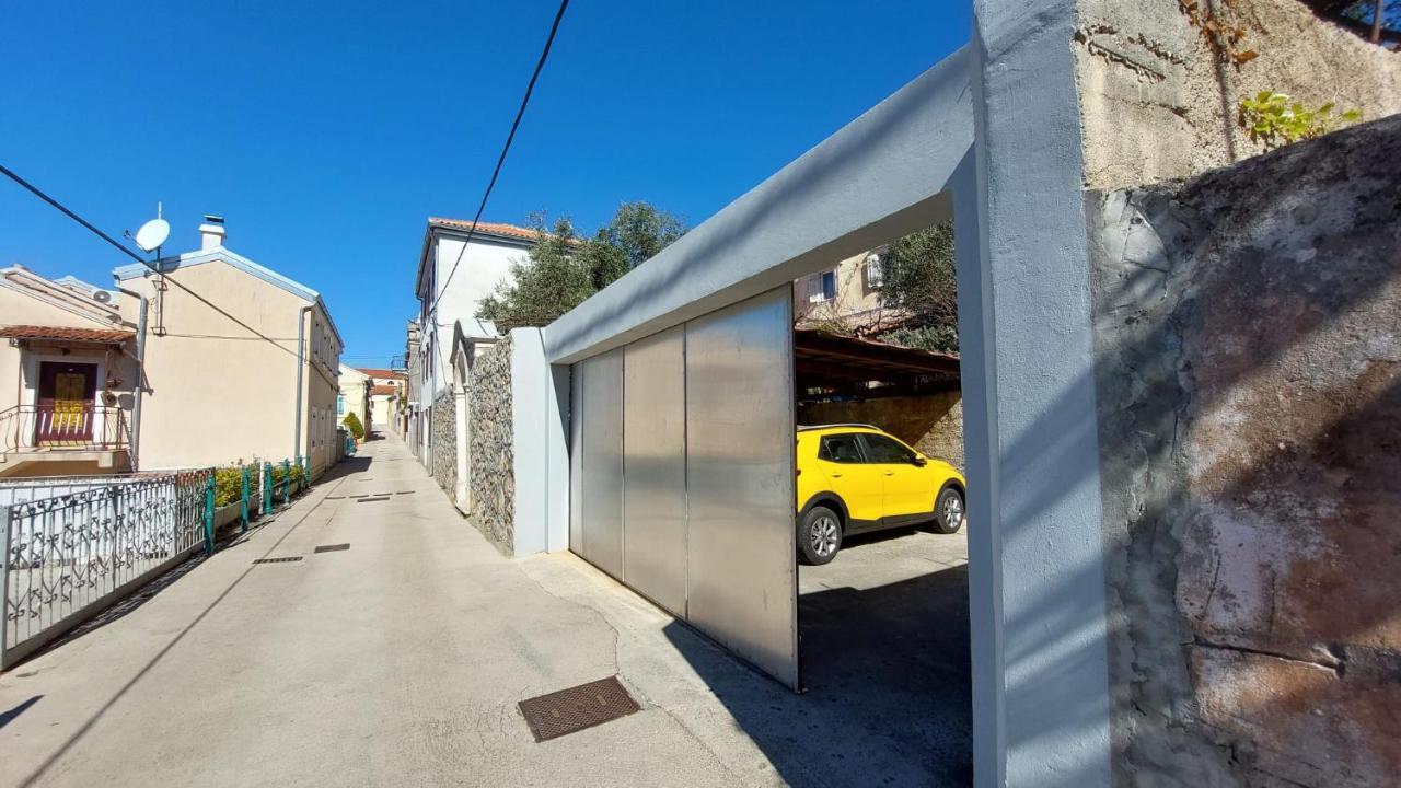 Apartman Kristina And Free Parking Mali Lošinj Exterior foto